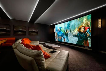Купити приватний кінотеатр для дому під ключ це хороша можливість придбати сучасне мультимедійне оснащення для повноцінного відпочинку та розваги