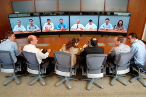 Самая эффективная видеоконференция на расстоянии это применение оборудования TelePresence, которое позволяет максимально реалистично создать полноценный эффект присутствия у всех участников переговоров