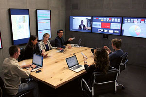 Профессиональная мультимедийная или аудиовизуальная аппаратура для малых залов совещаний, непременно позволяет проводить эффективные и полноценные заседания с любым количеством участников